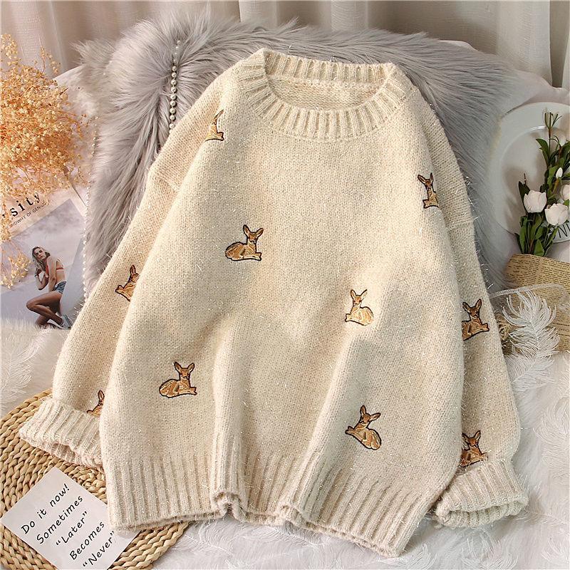 Elevate Your Winter Wardrobe with the Vintage Knit Deer Sweater 🌟🧥