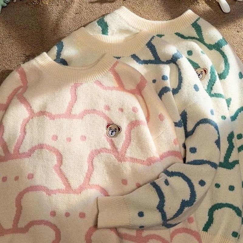 Vintage Cute Bear Pullover Sweater