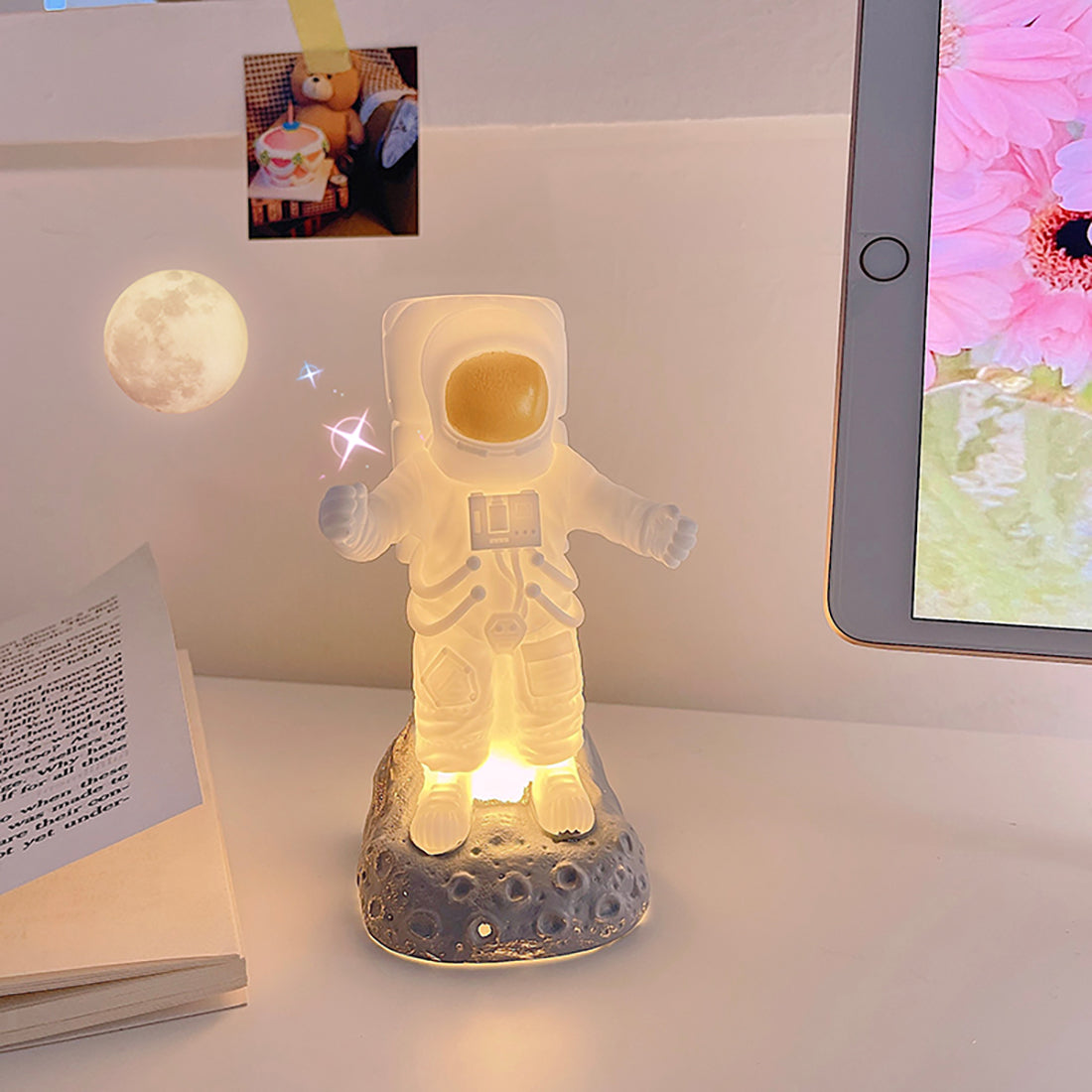 Astronaut Night Lamp