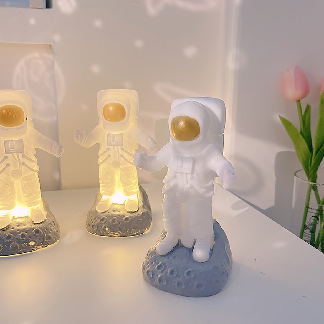 Astronaut Night Lamp