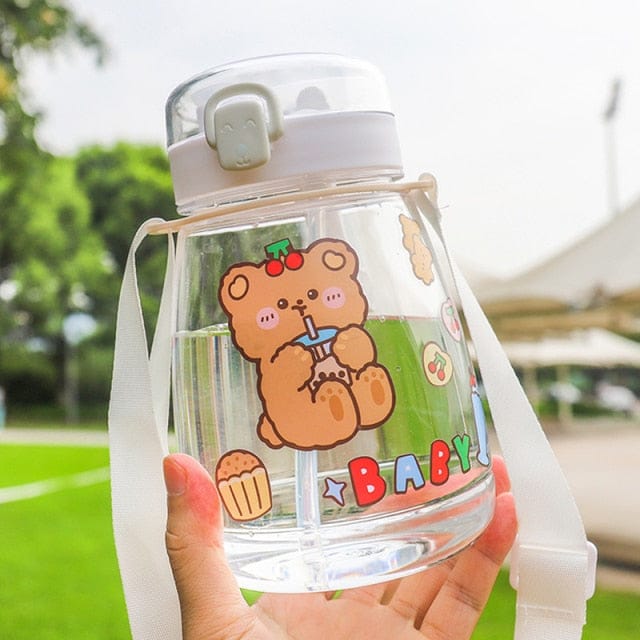 https://youeni.com/cdn/shop/products/cute-bear-big-capacity-water-bottle-with-straw-1300ml-white-bottle-the-kawaii-shoppu-8.jpg?v=1677161326&width=1445