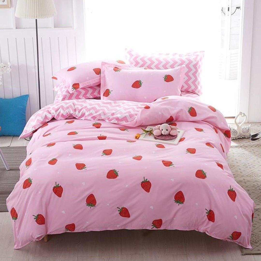 Kawaii Strawberry ZigZag Bedding Set