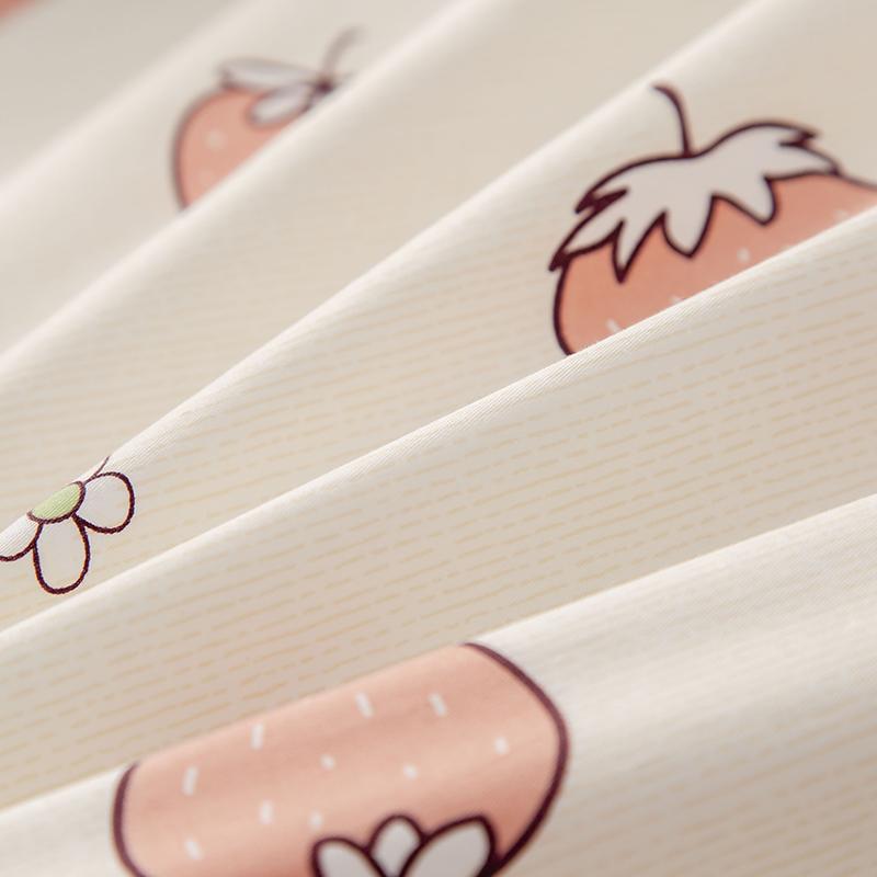 Strawberry Cream Fitted Bedsheet